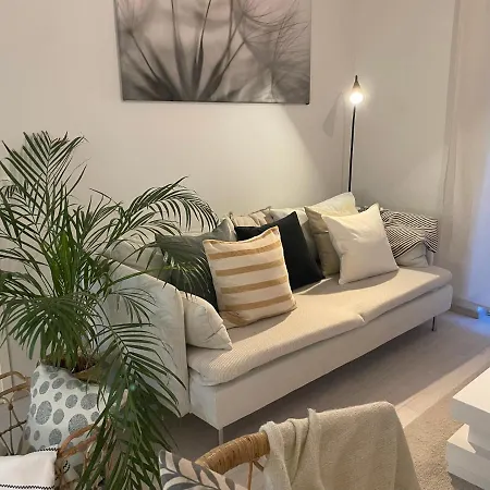 Cozy Close To The Beach