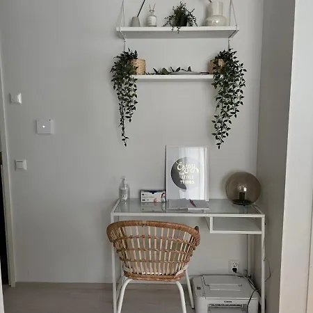 Cozy Close To The Beach